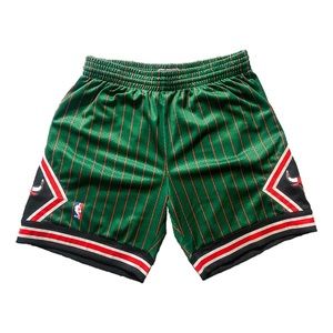 Men's Chicago Bulls Mitchell & Ness Green Hardwood Classics Reload 2.0 Shorts